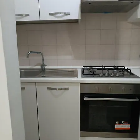 Accogliente Monolocale Vicino Al Centro Di Lägenhet *